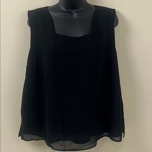 Chic Black Sleeveless Blouse